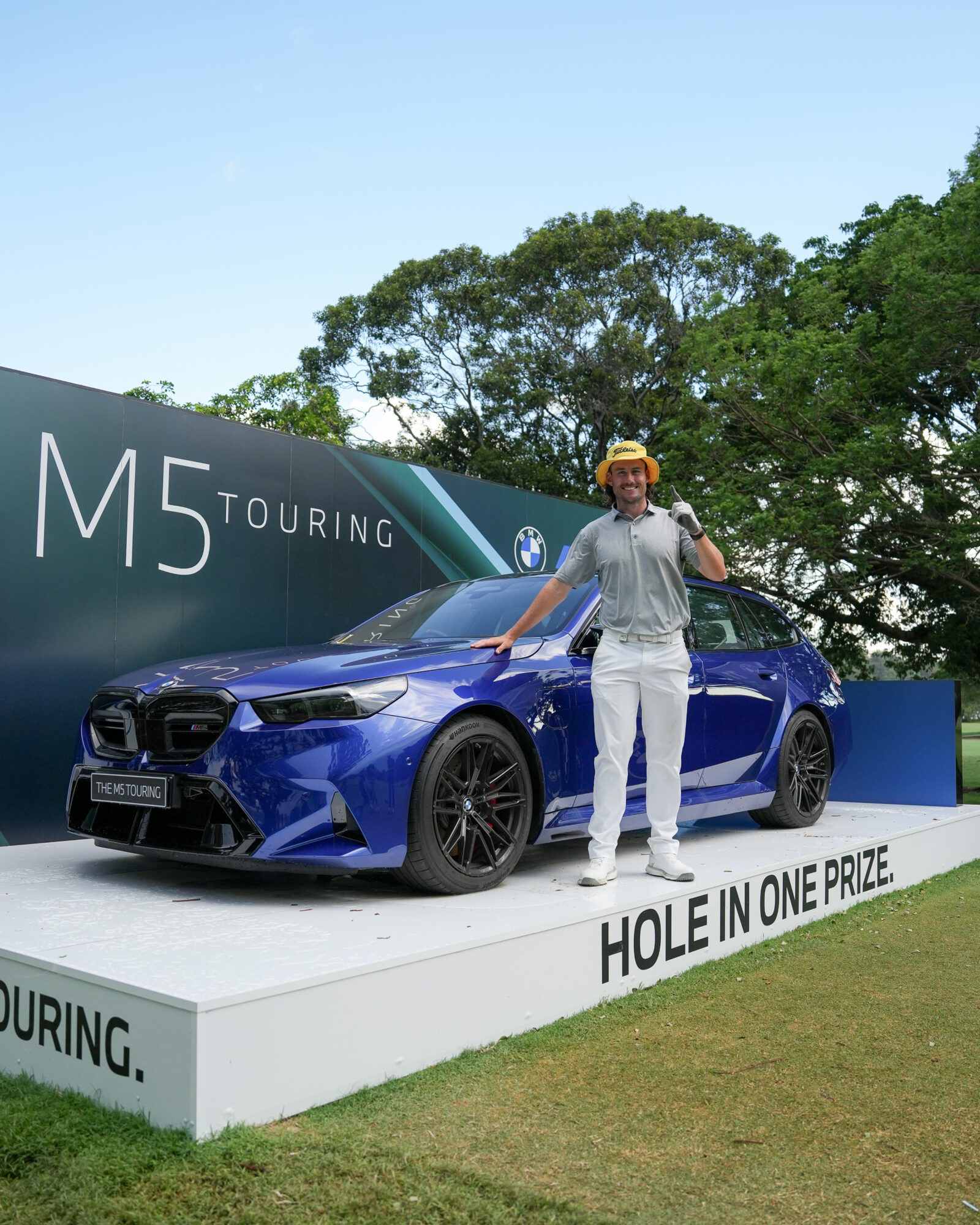 Daniel Gale a câștigat premiul Hole-in-One: BMW M5 Touring