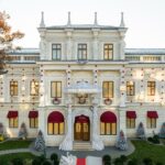 TOFF Galleries situată în Palatul Știrbei din București